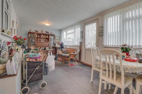 51 ETHELRED GARDENS INSIDE-4.jpg