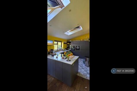 Kitchen (Openplan With Dining Area)