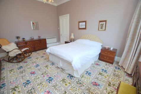 47 South Street Greenock  (13) bedroom one.jpg