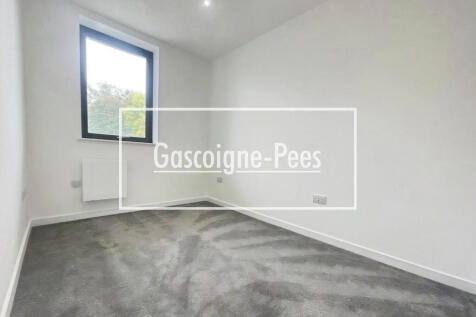 Meadow House, Basingstoke, RG23 photo 5
