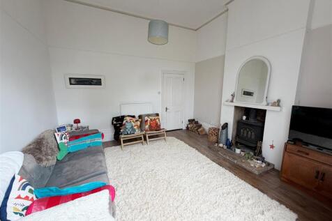 3-bed house on Binstead Road, Ryde PO33 3NB, £1,550/mo