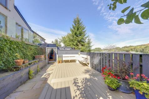 Lower Decking / Garden