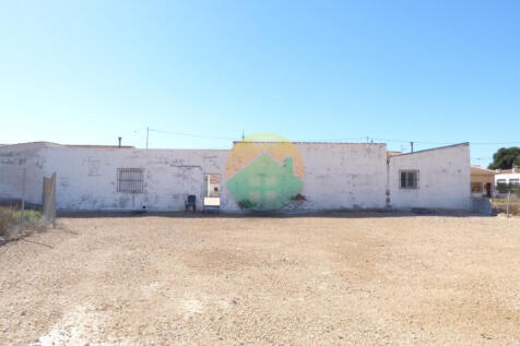 4 Bedroom Semi-Detached For Sale-LCANOVAS07-22