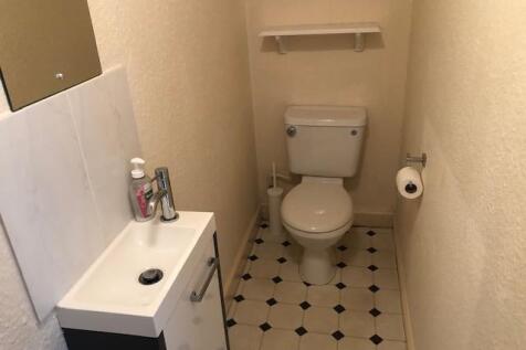 Cloakroom/wc