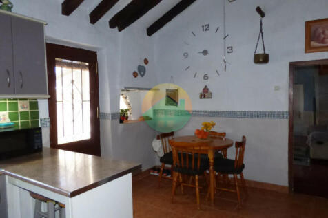 3 Bedroom Semi-Detached For Sale-PAL06-13