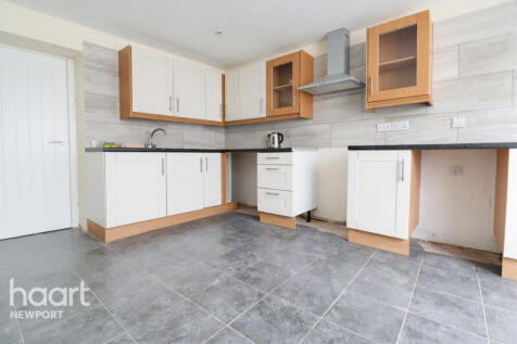 Snatchwood Road, Pontypool photo 5