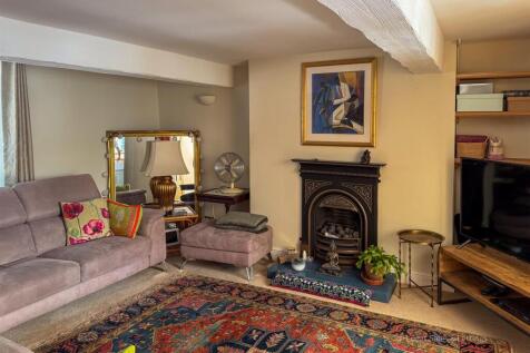 14 Church St Isham-17.jpg