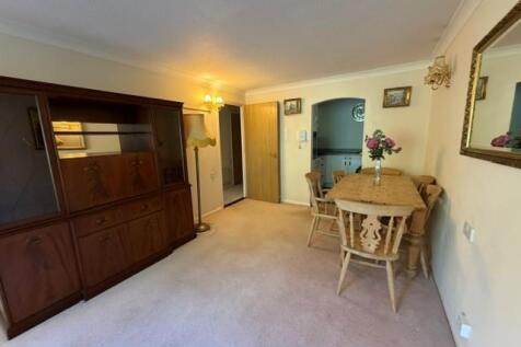 Ullswater Court, Glebelands Avenue, London photo 5