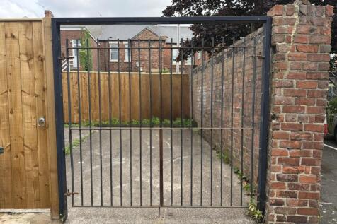 Studio parking on Dairy Lane, Newcastle upon Tyne, Tyne and Wear, NE2, £80/mo