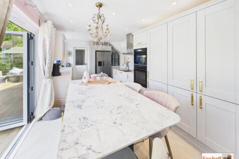 Kitchen / Breakfast Room