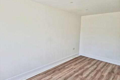 Caligae Square, Brockworth photo 3