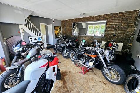 eb305684-478e-43ac-bbc7-9eb7f9b99f5a