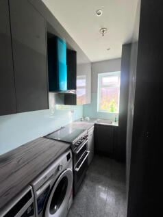 Peaketon Avenue, Ground Floor Room 2, Ilford, Essex, IG4 photo 4