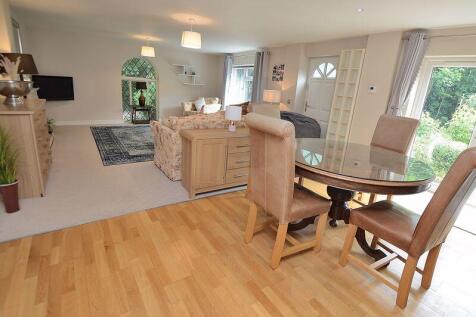 Annex Lounge/Dining Room