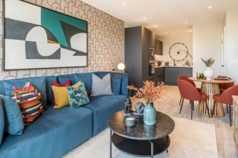 Kew Bridge Rise, 1 bedroom show home, living