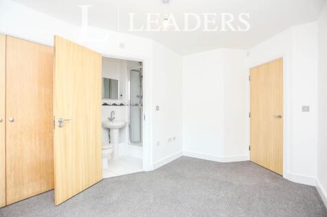 Bedroom One / En-Sui