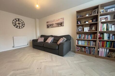 Sitting Room (2).JPG