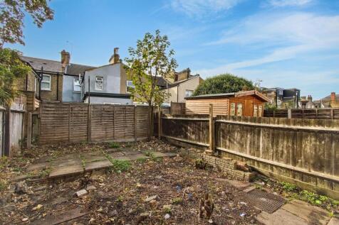 175 Cann Hall Road, London E11 3NJ