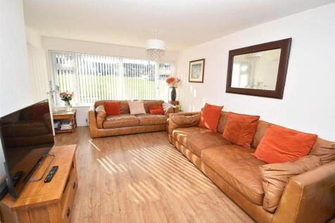 LOUNGE AREA.JPG