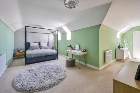 Master Bedroom (t...