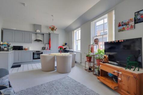 East Street - Havant - Unfurnished photo 4