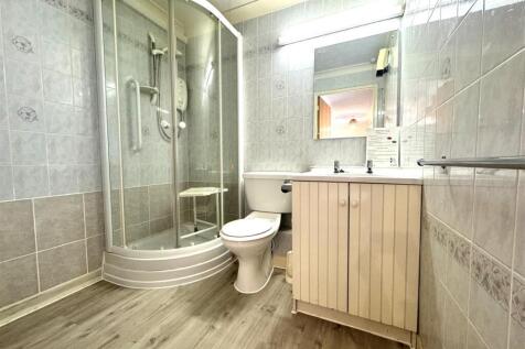 Bathroom.JPG