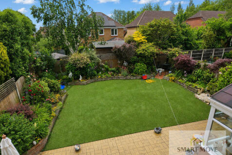 Rear Outlook &amp; Garden