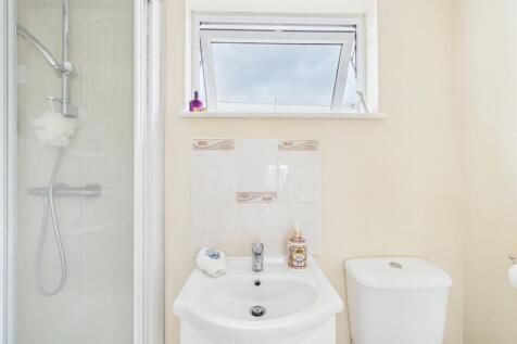 CAM04201G0-PR0085-STILL066