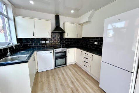 South Park Drive,  Blackpool, FY3 photo 4