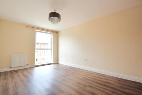 Commonwealth Drive | Three Bridges | Crawley | RH10 | New Move Estate Agents photo 4