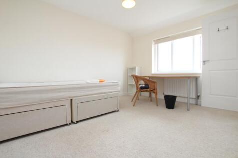 Great Clover Leaze - Cheswick Village photo 4