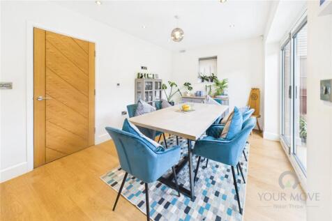 Kitchen/Family/Diner