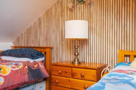 4 Bushell Close-16.jpg