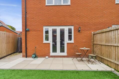 CAM03293G0-PR0247-STILL030