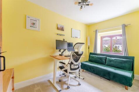 MT 109 Claverhma Road, Claverham, BS49 4LE 38 - Co