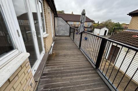 Boleyn House, Roche Close, Rochford, Essex photo 5