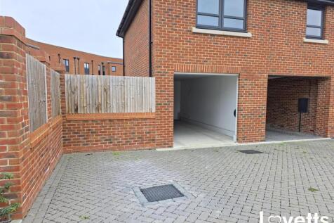 Car Port/Drive