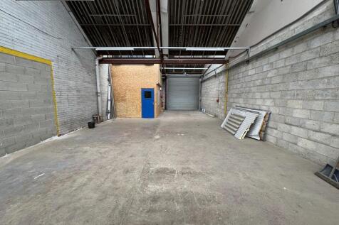 Commercial Property to rent Image 4