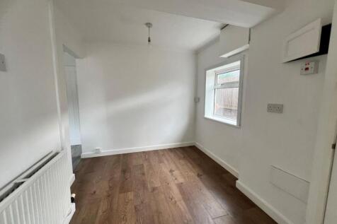 Cae Siwsan, Brackla, Bridgend photo 5