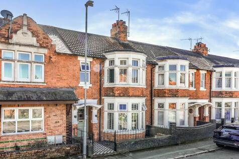 70 William Street, Kettering - front edits-2.jpg