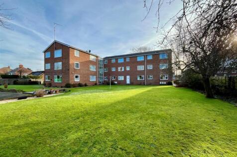 Rear Elevation - Communal Gardens.jpg
