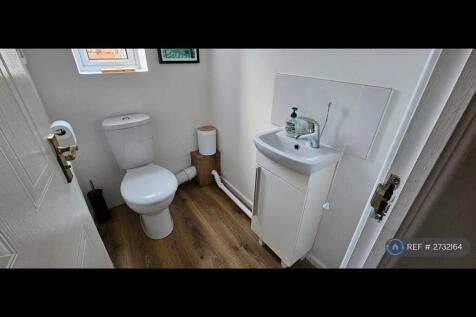 Downstairs Toilet 