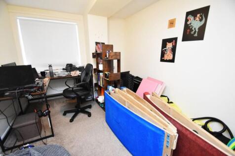 Kings Court - DL16 photo 4
