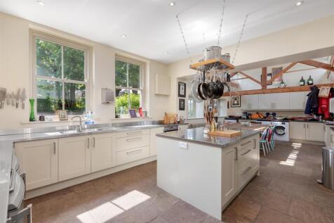 Kitchen / Breakfast Room