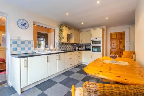 Kitchen-Breakfast Room