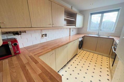CHATSWORTH ROAD, CHARMINSTER photo 2