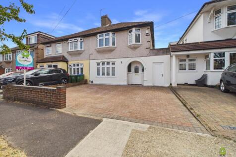 Presented by Clinton at EweMove Bexleyheath and Da