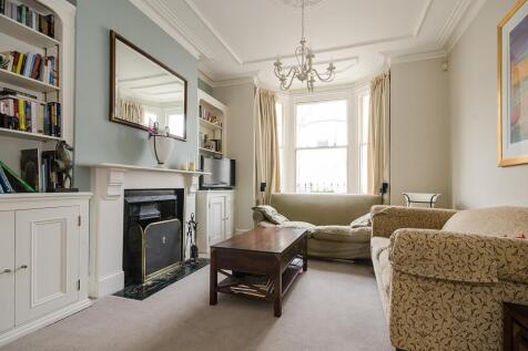 Tregarvon Road London SW11 photo 3