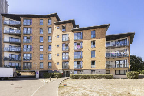 27 Gateway Court ...