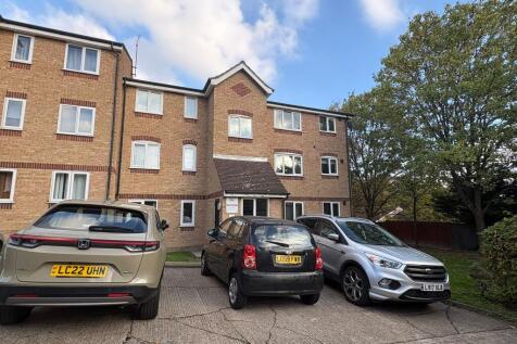 1-bed flat on Bonchurch Court, Purfleet-On-Thames, £975/mo